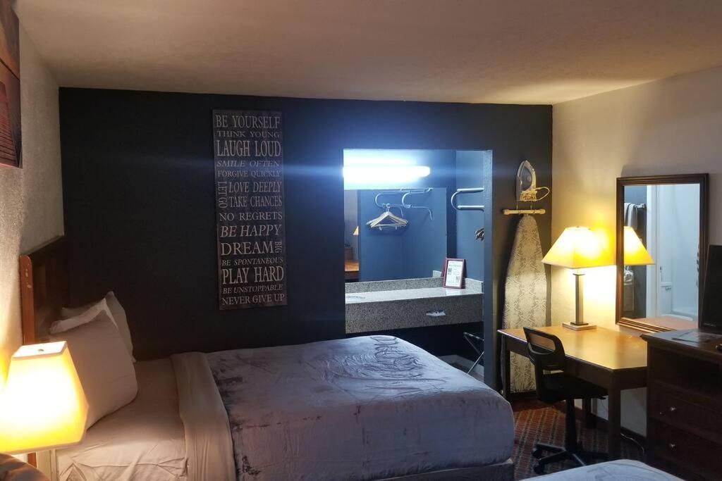 Hotel 2 Queen Beds Hotel Room 128 Booking Stillwater Eksteriør billede